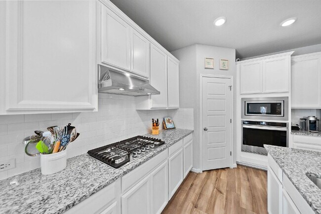 Building Photo - Stylish Corner Homesite on a Quiet Cul-de-...