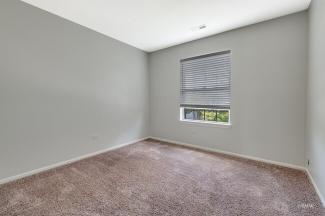 Building Photo - 310 Newport Ln