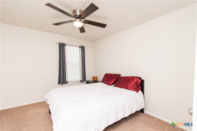 Building Photo - 303 Gemini Ln