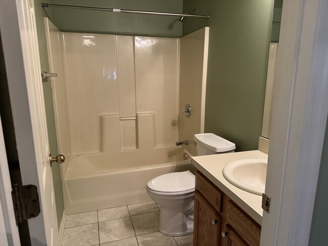 Building Photo - 916 Palomino Ln