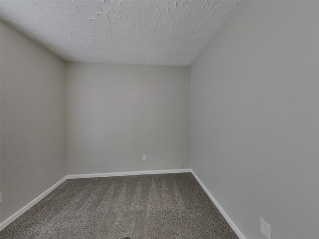 Building Photo - 10919 Almond Grove