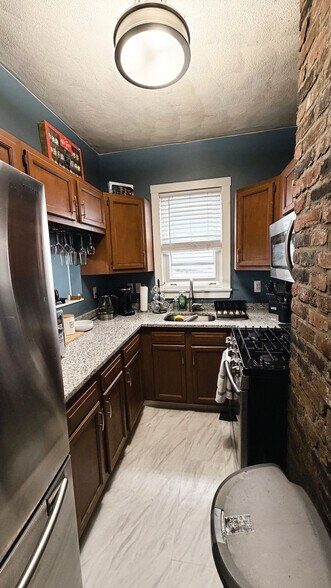 Building Photo - 149 Essex St