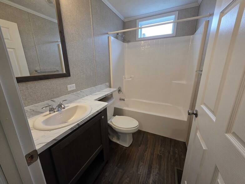 Building Photo - 3668 Willow Ct