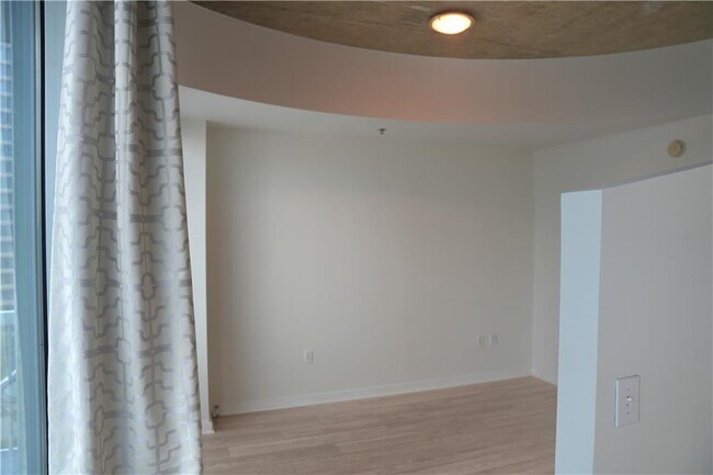 Building Photo - 3324 Peachtree Rd