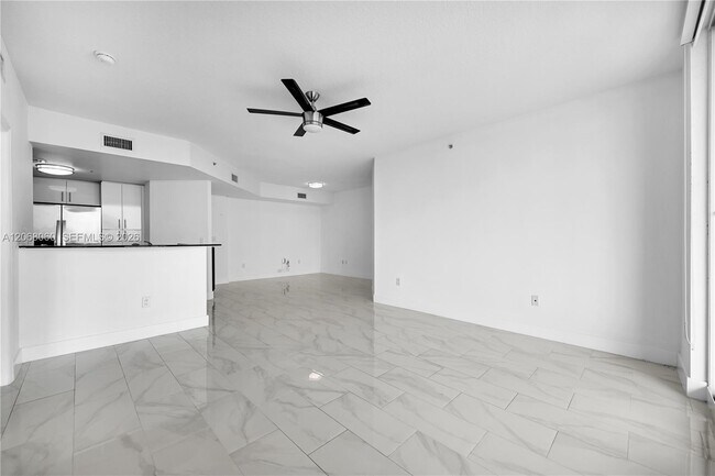 Building Photo - 7900 Harbor Island Dr