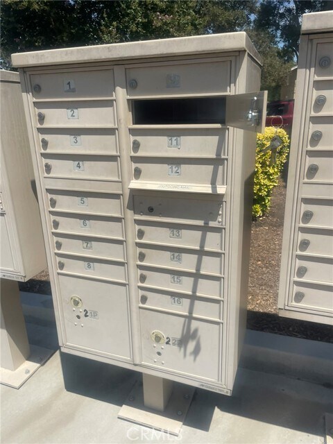 Building Photo - 3703 S Country Oaks Loop