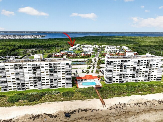 Building Photo - 9425 S Ocean Dr