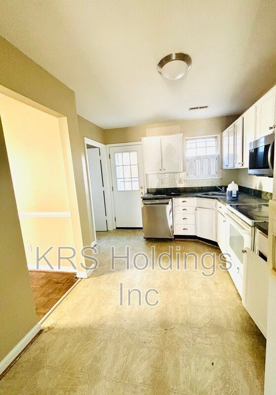 Building Photo - 288 Albert Ct