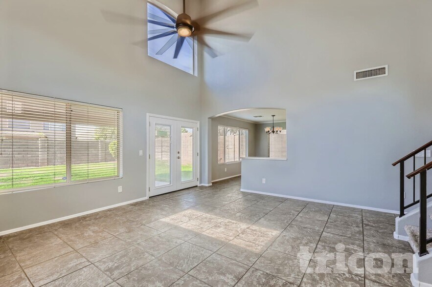 Building Photo - 14725 W Lamoille Dr