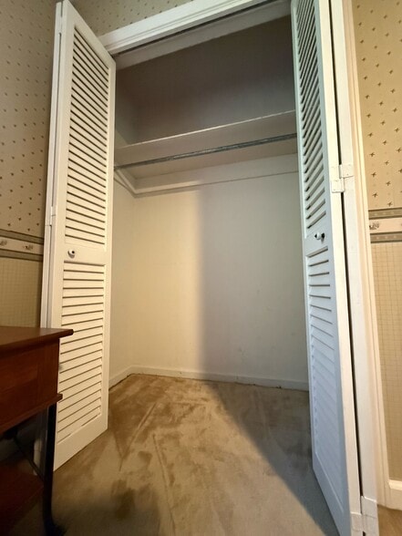 Building Photo - 2402 Delgado Dr