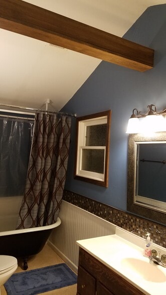 Building Photo - 109 Florence St