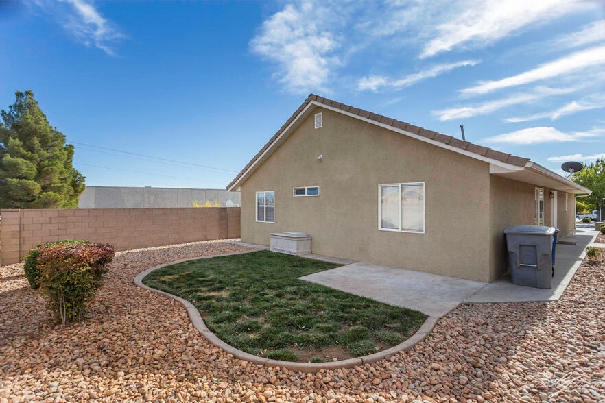 Building Photo - 2930 E 450 N