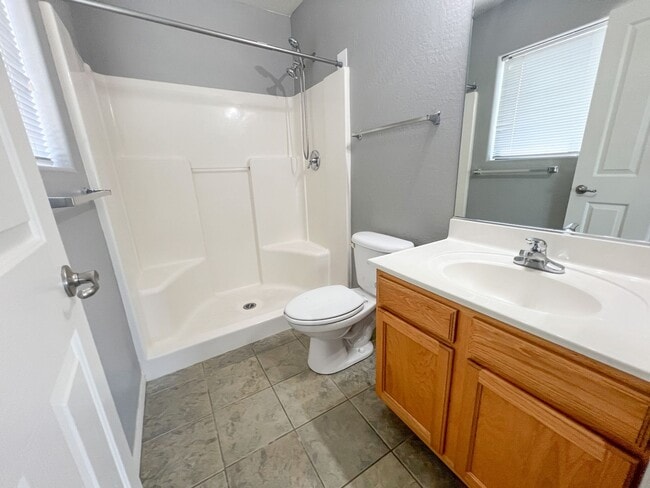 Building Photo - DUPLEX APARTMENT - CAMP VERDE