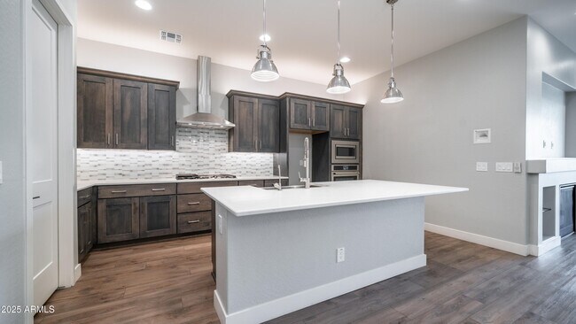 Building Photo - 23080 E Carriage Wy