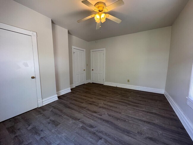 Building Photo - 301 W Beverley St