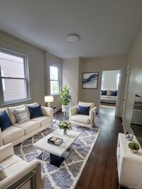 Building Photo - 171 Van Buren St