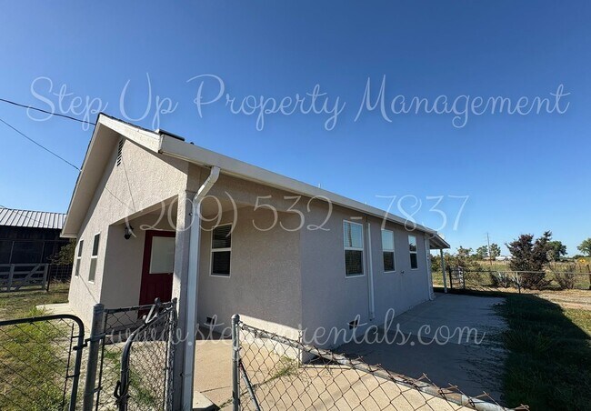 Building Photo - Charming 2 Bedroom 1 Bath Country Home!!!