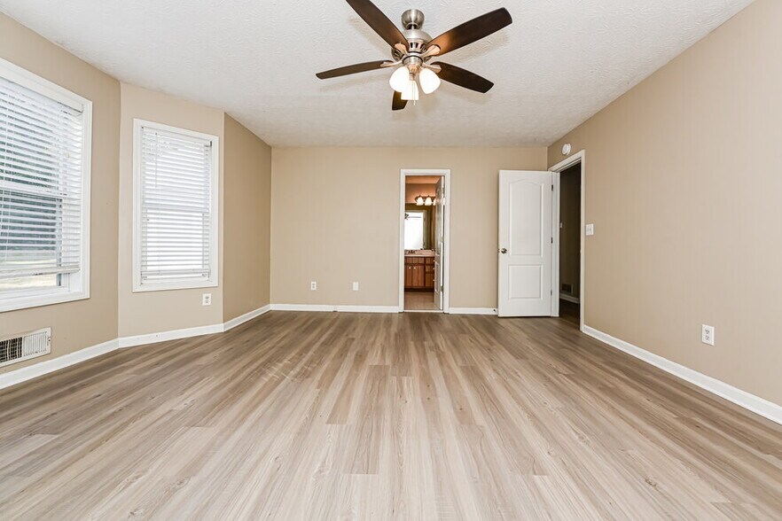 Building Photo - 234 Benton Fields