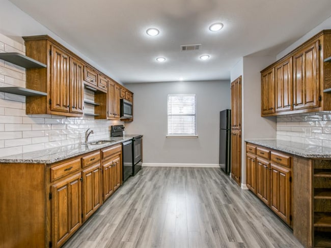 Building Photo - 1504 Ridge Ct