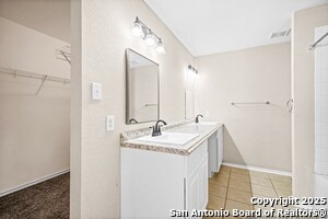 Building Photo - 3818 Amber Hollow