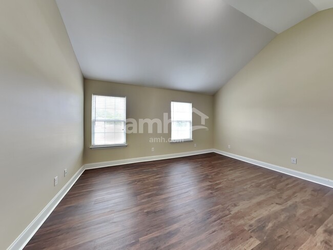Building Photo - 3 Fiore Dr