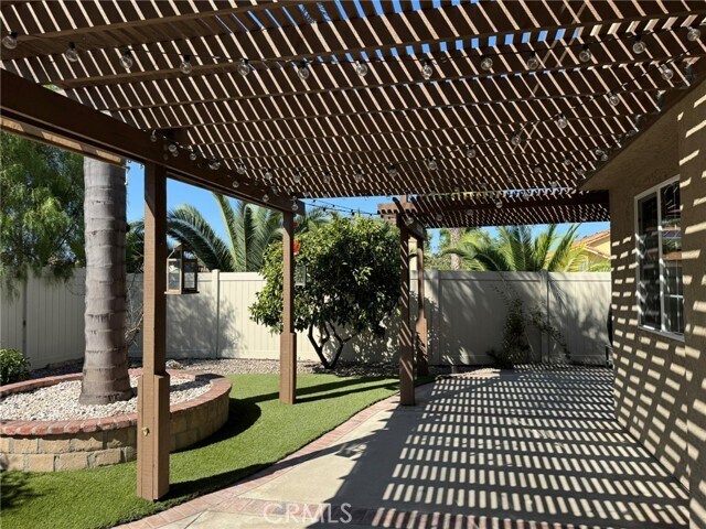 Building Photo - 1990 Willowbrook Dr