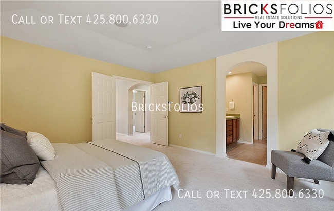 Building Photo - Welcoming Home in Bothell, Ideal for Relax...