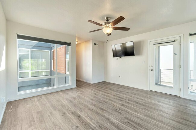 Building Photo - 11611 Alexandria Dr