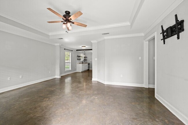 Building Photo - 32590 Weiss Rd