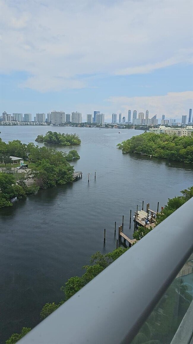 Building Photo - 16385 Biscayne Blvd