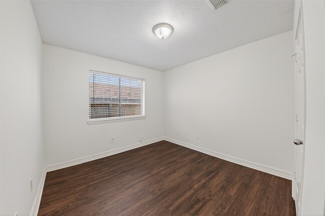 Building Photo - 16122 Cypress Point Dr