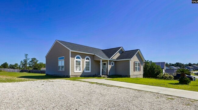 Building Photo - 331 Woodcote Dr