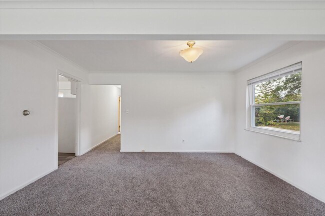 Building Photo - 2127 Collinway St