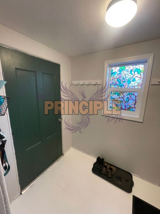 Building Photo - Adorable 3 bed house in great family frien...