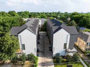 Building Photo - 6028 Lewis St