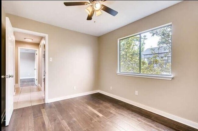 Building Photo - 11934 Rosethorn Dr