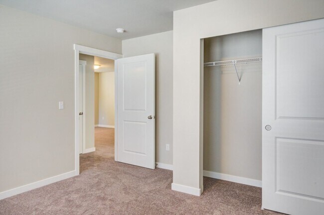 Building Photo - 4bd 2.5ba in LSSD