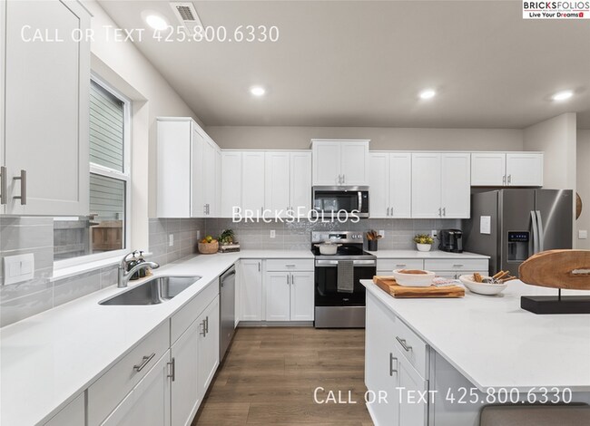 Building Photo - Discover Your Perfect Home in Tehaleh – Li...