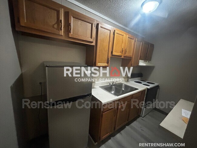 Building Photo - 118 Rosewood Cir
