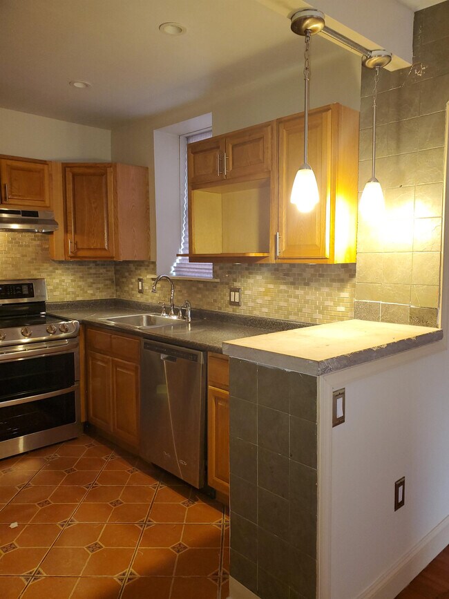 Building Photo - 2146 N Reese St