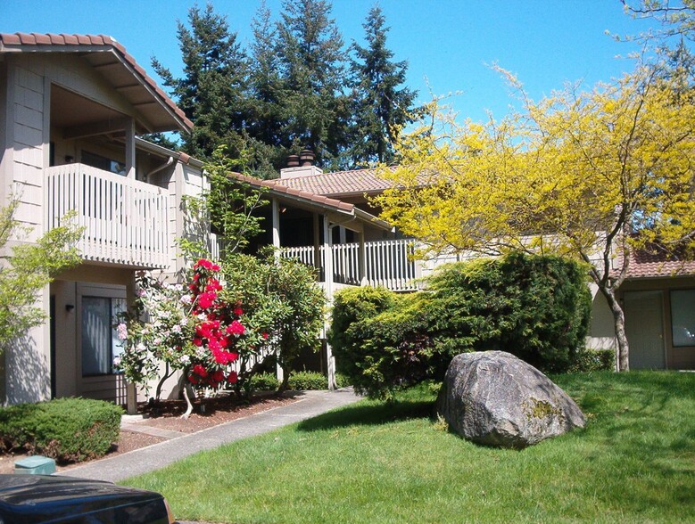 Primary Photo - Cedar Gardens Apartments