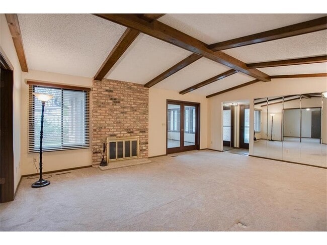 Building Photo - 1041 Zanzibar Ln N