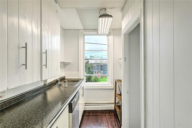 Building Photo - 35 Hammond St