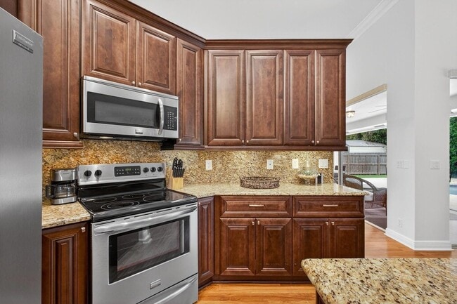 Building Photo - 13656 Carlton St