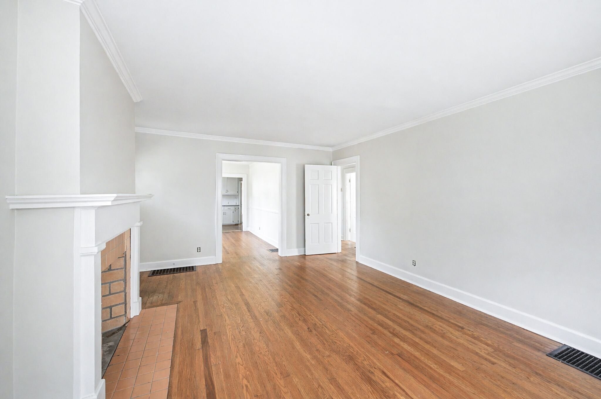 Building Photo - 712 Cantrell Ave