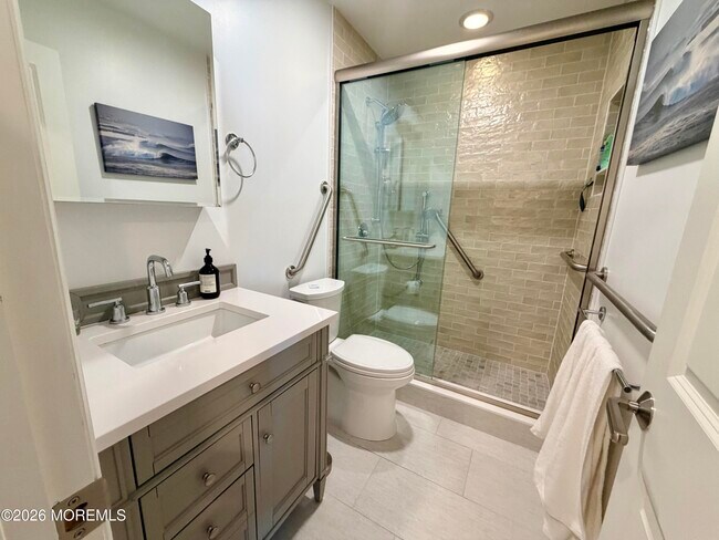 Building Photo - 809 Ocean Ave N