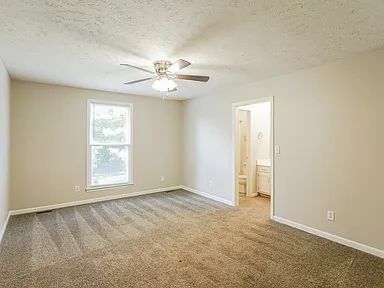 Building Photo - 823 Hadley Rd