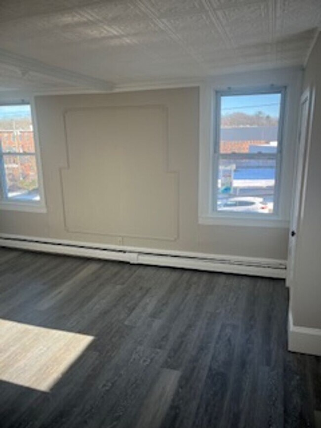 Building Photo - 19 High St