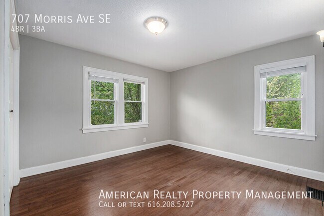 Building Photo - 707 Morris Ave SE