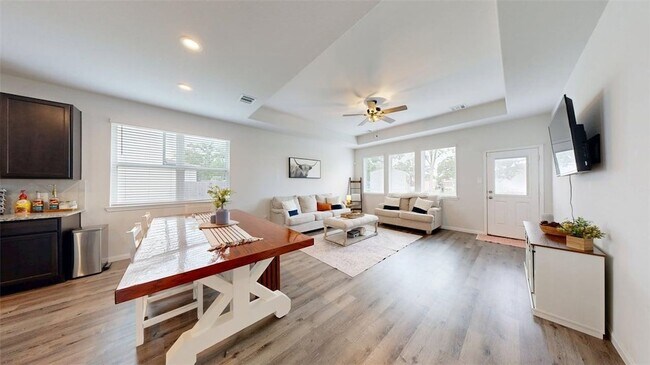 Building Photo - 963 Harper Ln